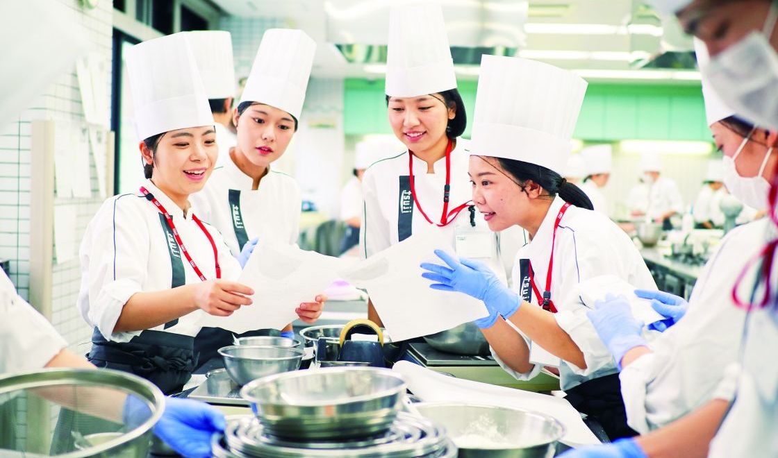 食を起点に 拡がる働き方に関する記事 料理を作るからはじまる100人の仕事 Professions Of Food And プロフェッションズ